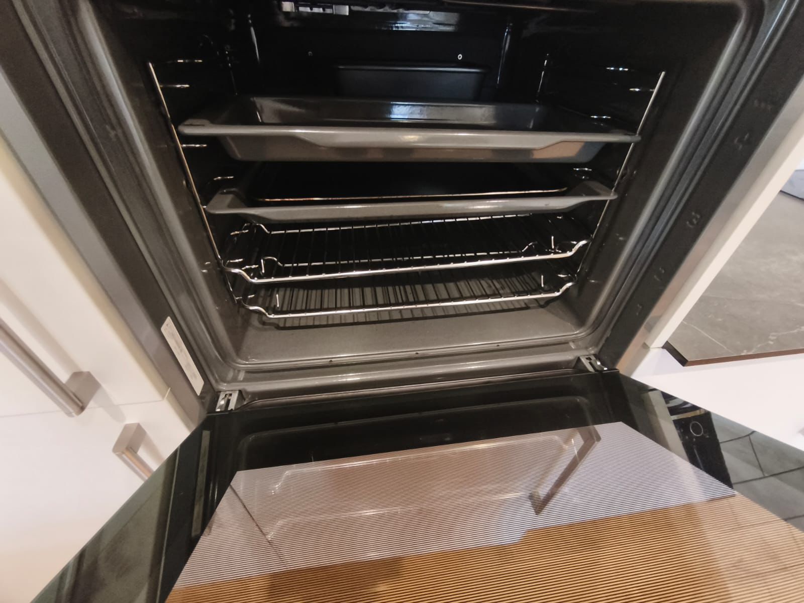 Modern 2-Bed Flat in Central London - Image 7